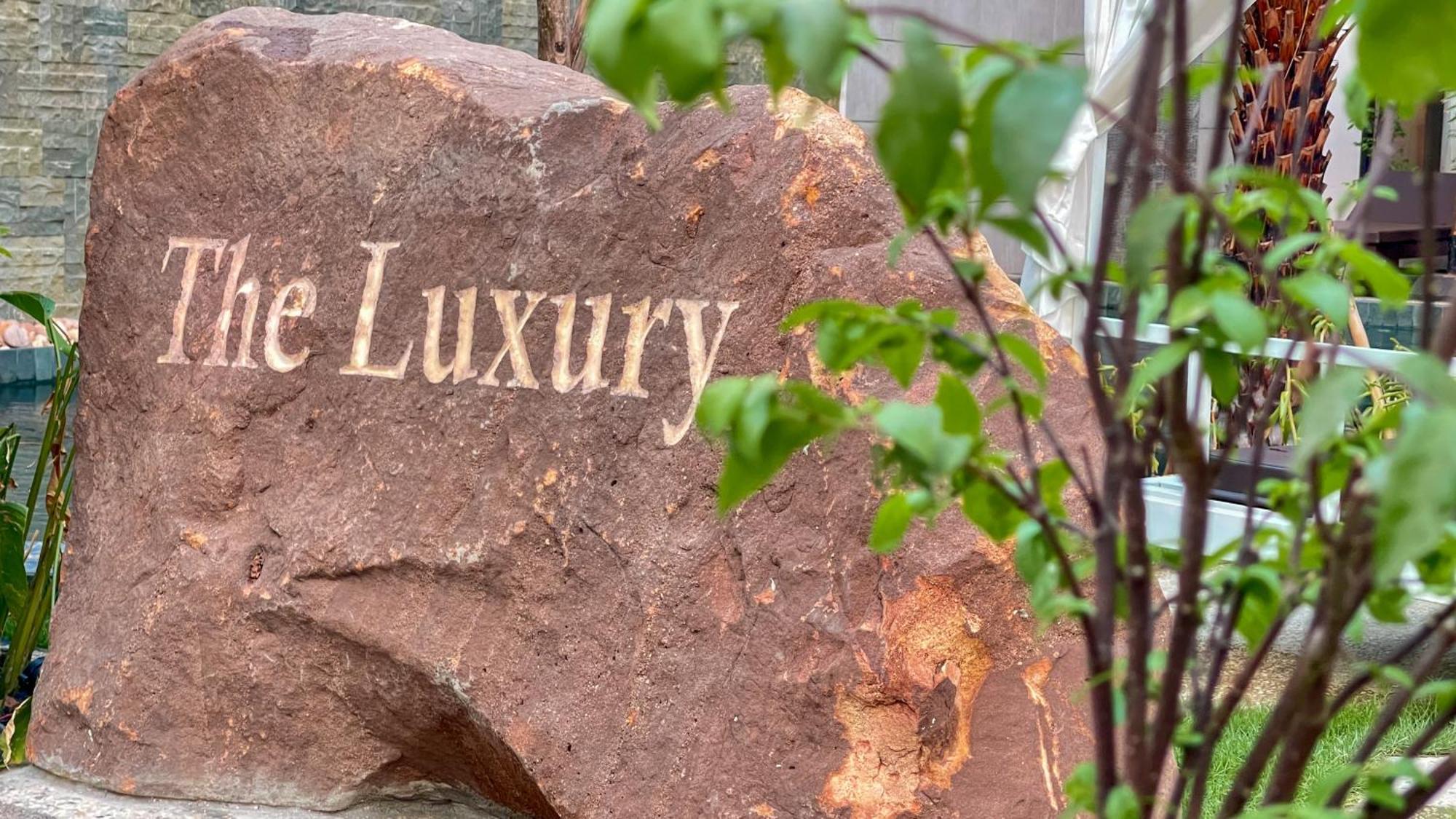 The Luxury Hotel Siem Reap Exterior foto